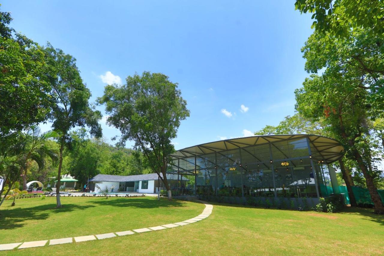 White Feather Resort Kauncha Silvassa Extérieur photo