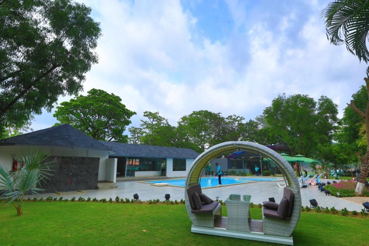 White Feather Resort Kauncha Silvassa Extérieur photo