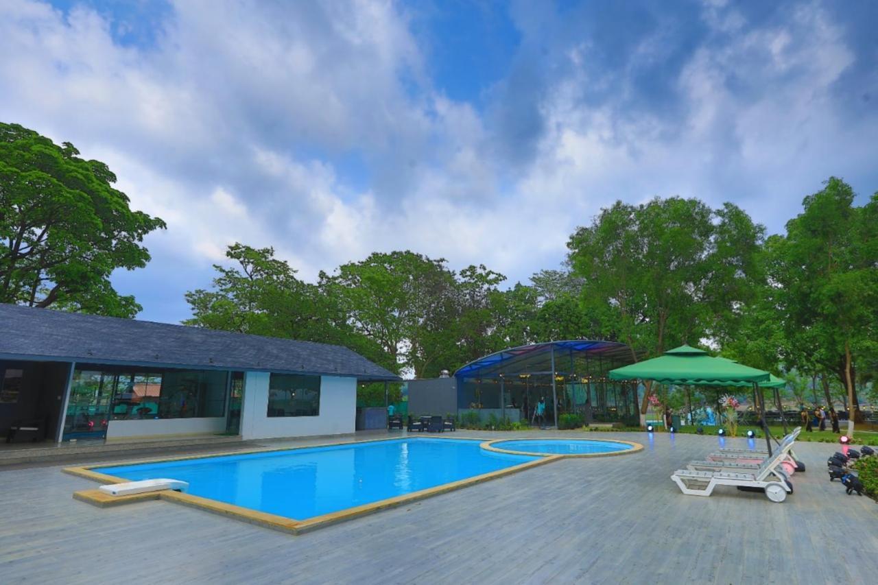 White Feather Resort Kauncha Silvassa Extérieur photo