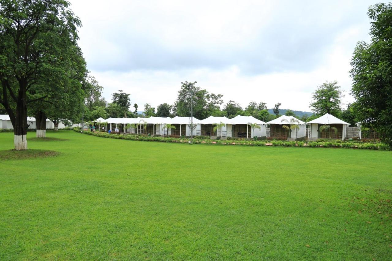 White Feather Resort Kauncha Silvassa Extérieur photo