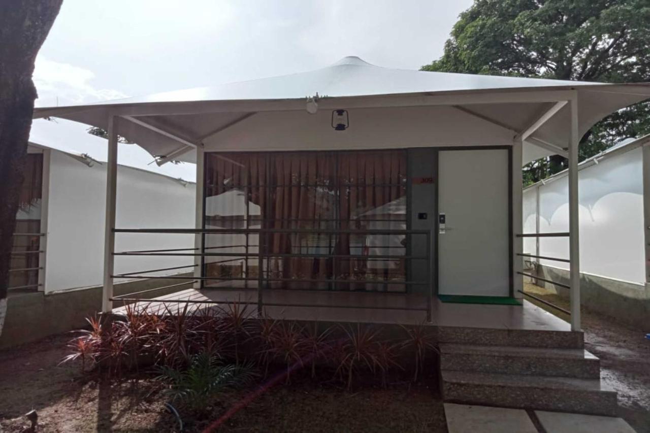 White Feather Resort Kauncha Silvassa Extérieur photo