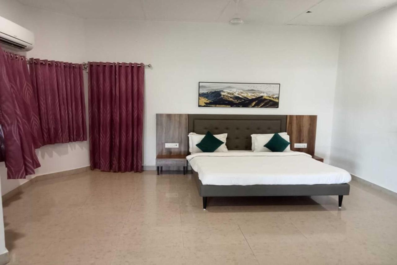 White Feather Resort Kauncha Silvassa Extérieur photo