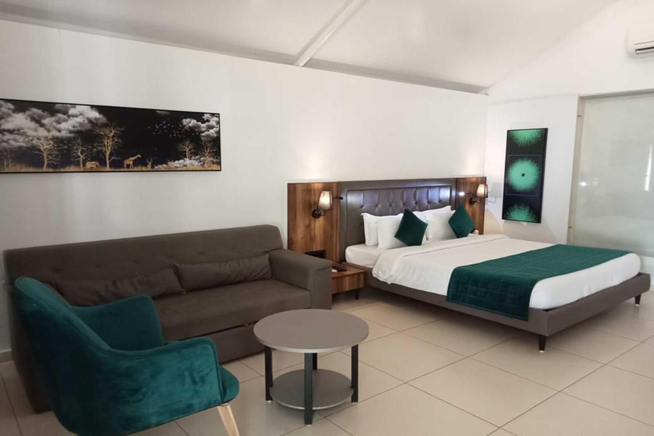 White Feather Resort Kauncha Silvassa Extérieur photo