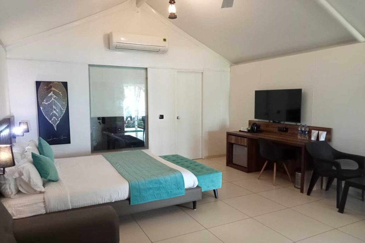 White Feather Resort Kauncha Silvassa Extérieur photo