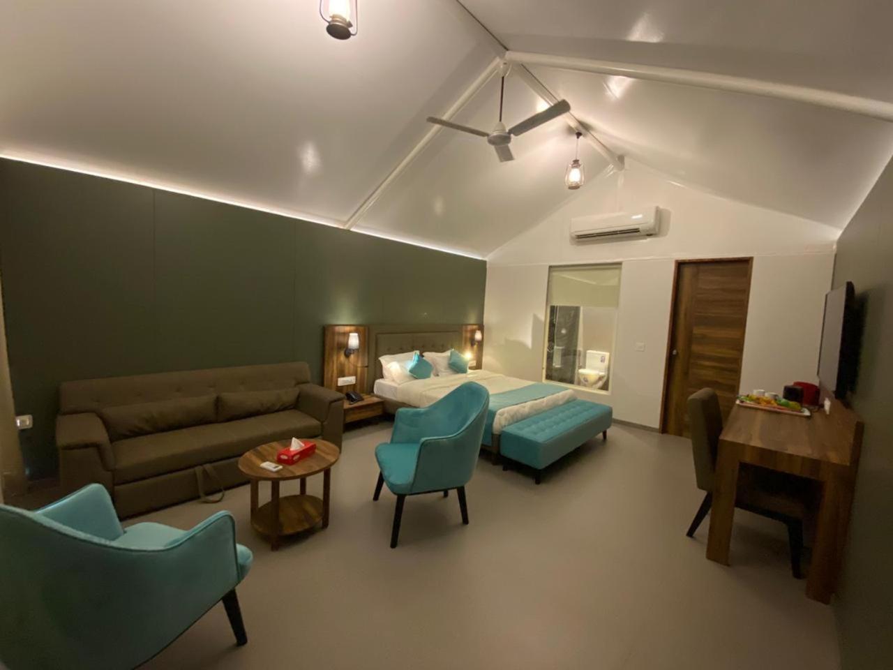 White Feather Resort Kauncha Silvassa Extérieur photo
