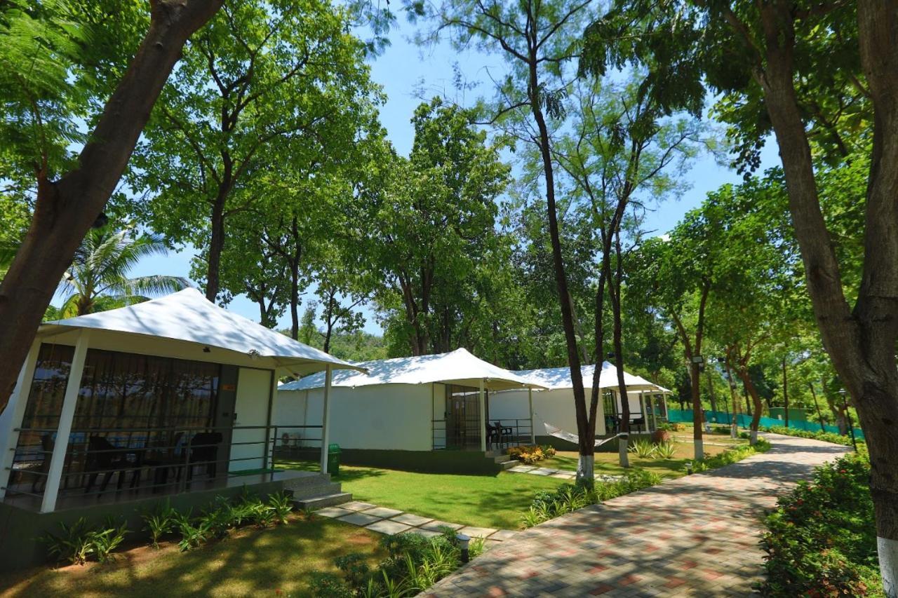 White Feather Resort Kauncha Silvassa Extérieur photo