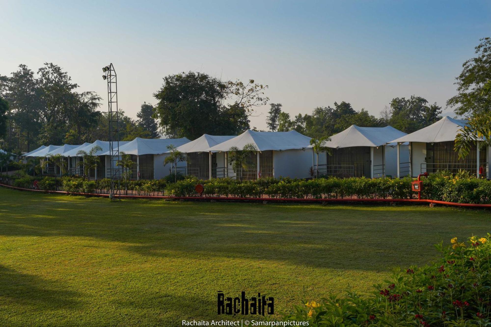 White Feather Resort Kauncha Silvassa Extérieur photo