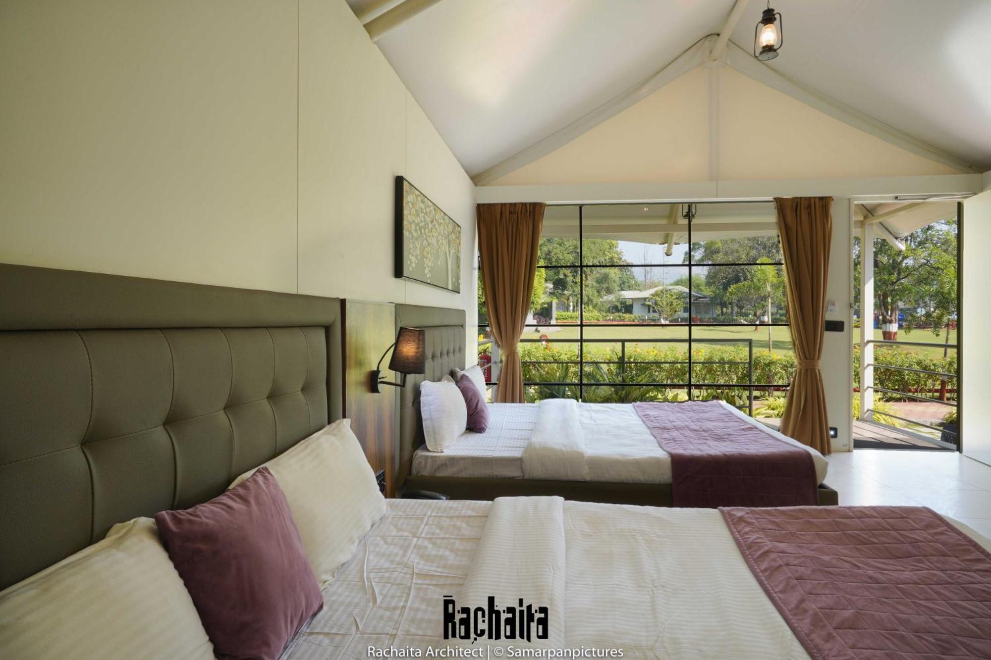 White Feather Resort Kauncha Silvassa Extérieur photo