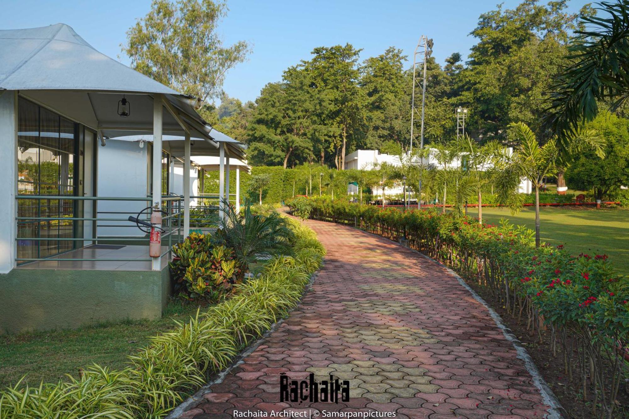 White Feather Resort Kauncha Silvassa Extérieur photo