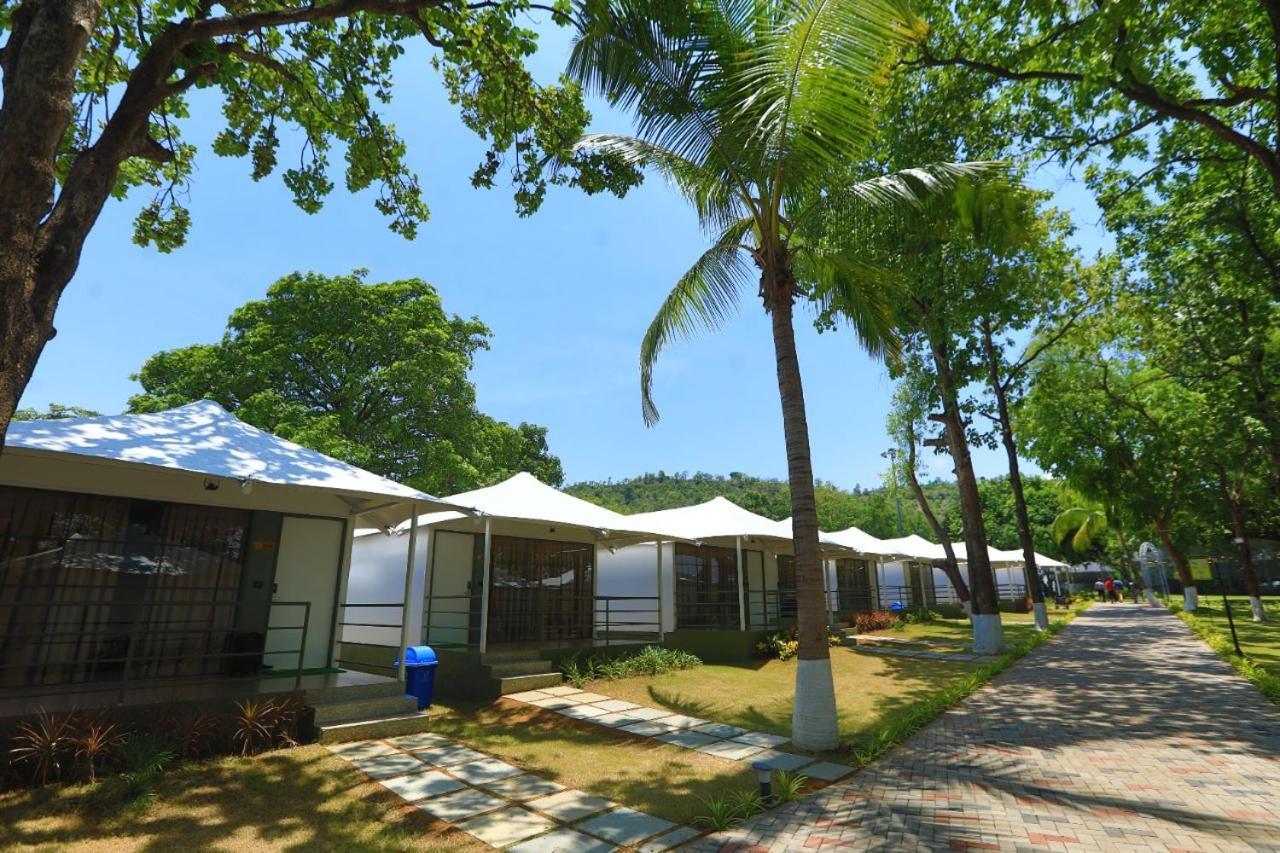 White Feather Resort Kauncha Silvassa Extérieur photo